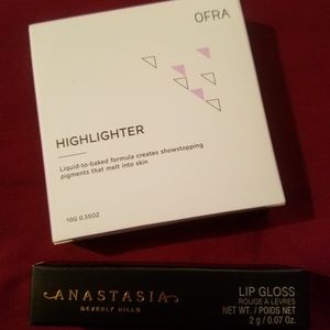Ofra highlighter with deluxe abh lip gloss